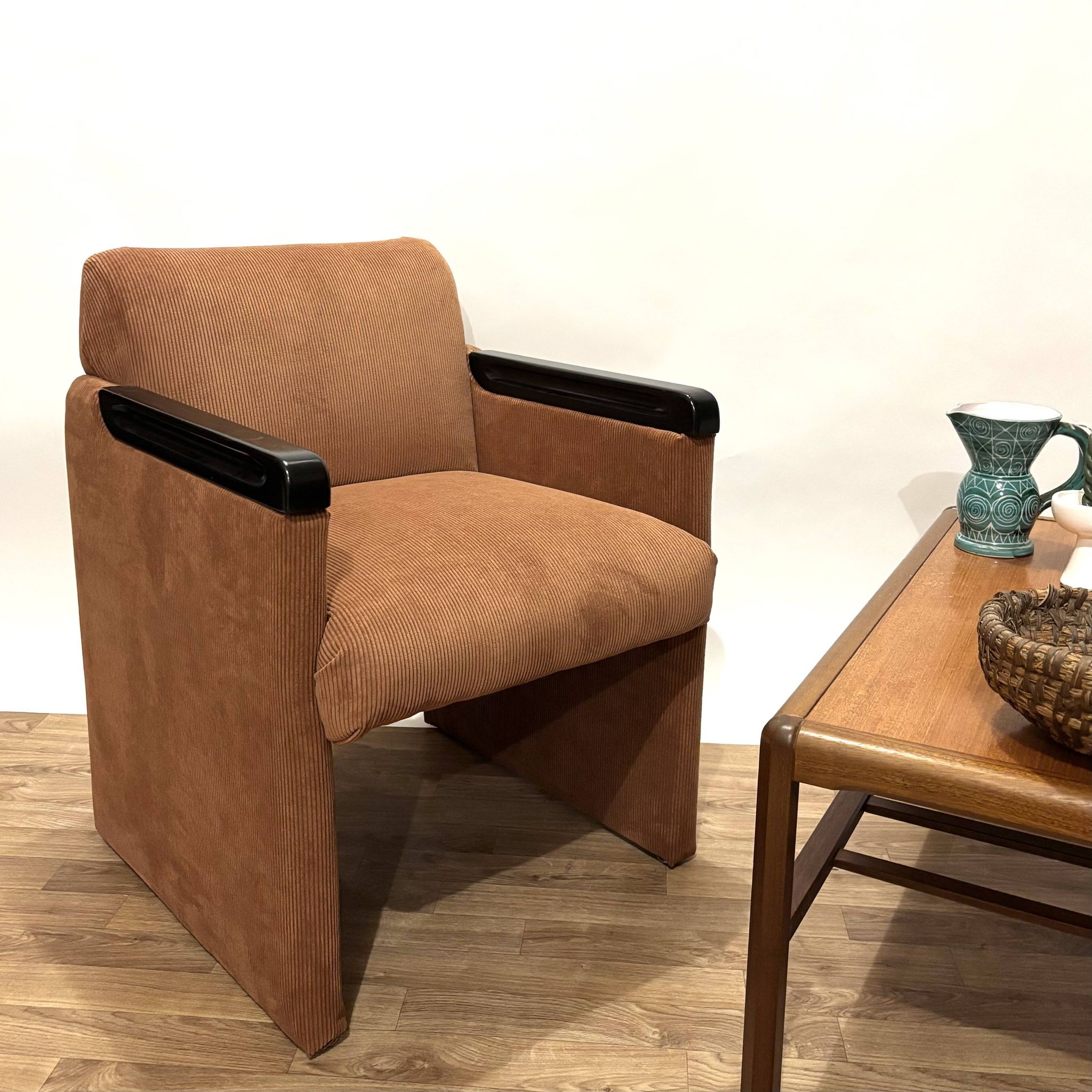 Paire de fauteuils années 80 retapissés