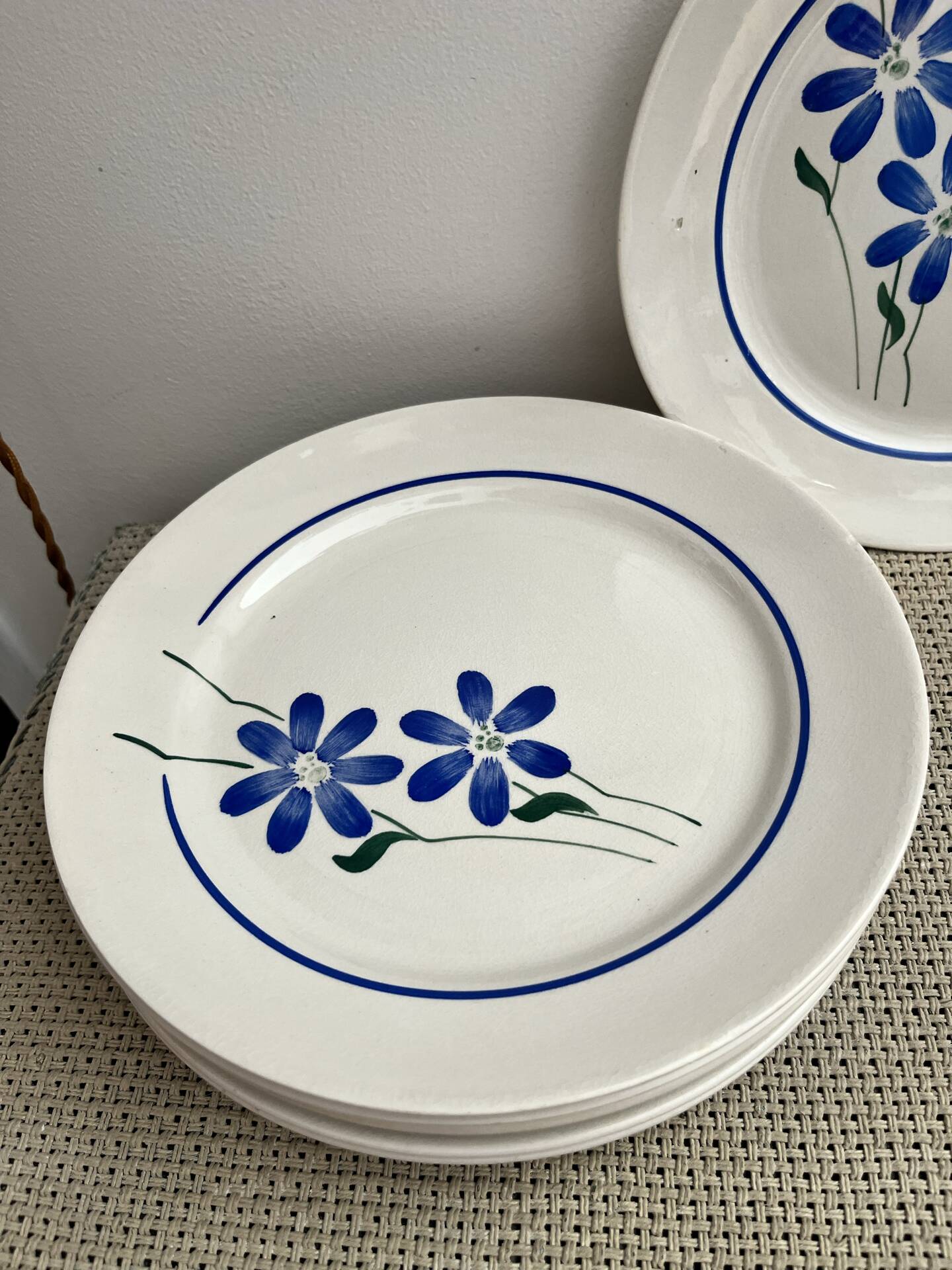 7 dinner plates