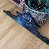 Ancient door fronton in solid wood