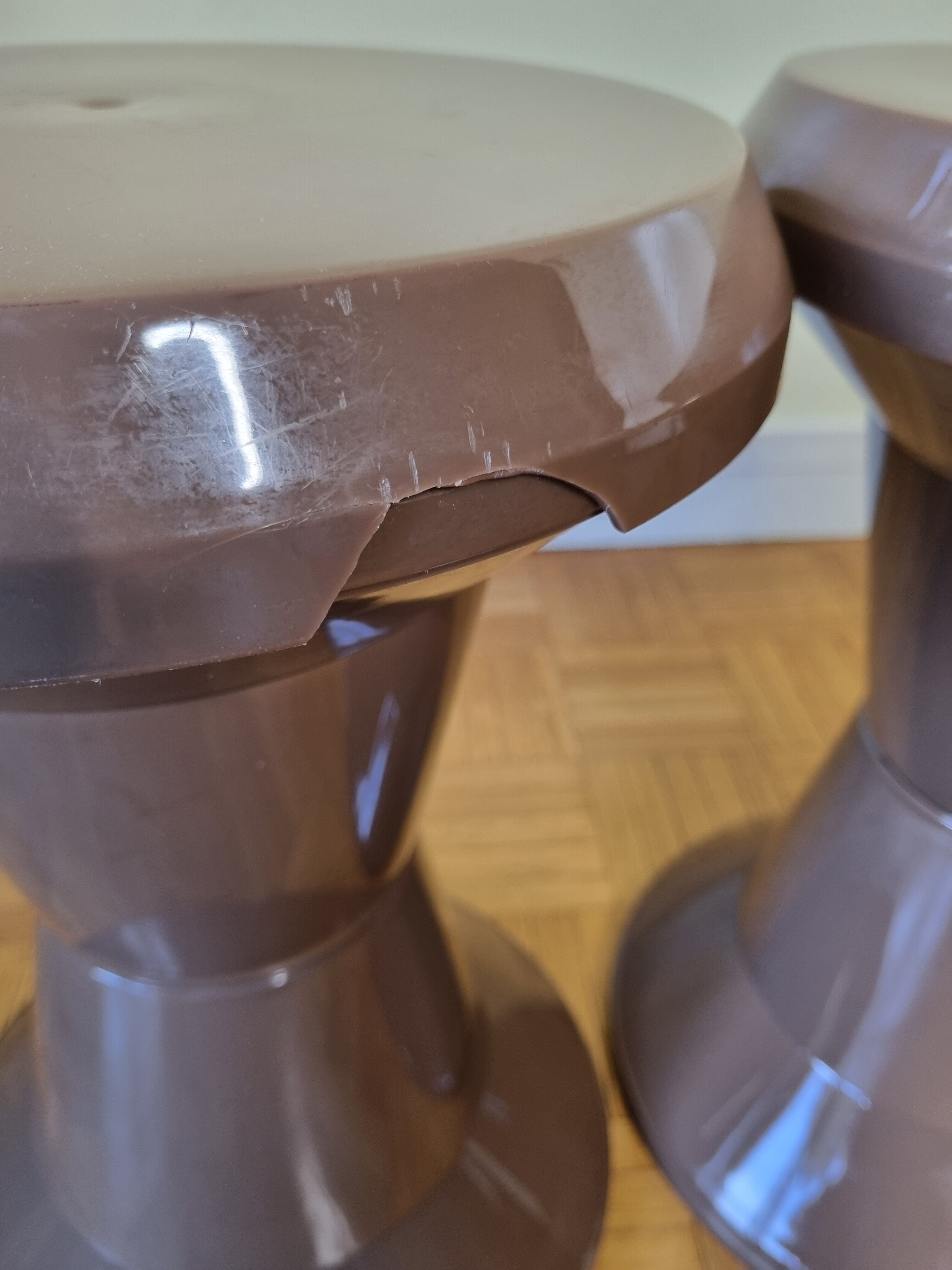 Pair of diabolo stools Giganplast, Italy, Space age