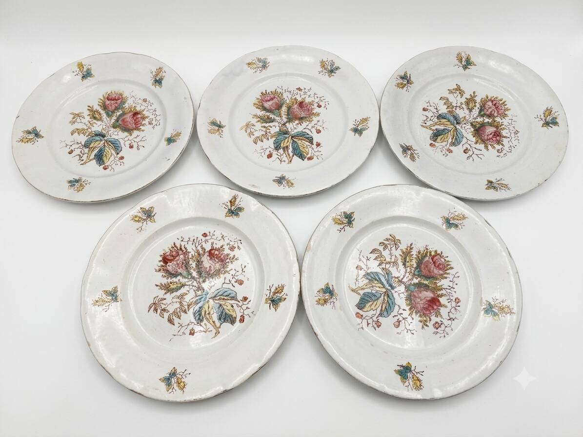 Set of 5 flat plates in antique earthenware – Saint-Amand – "Anemone"