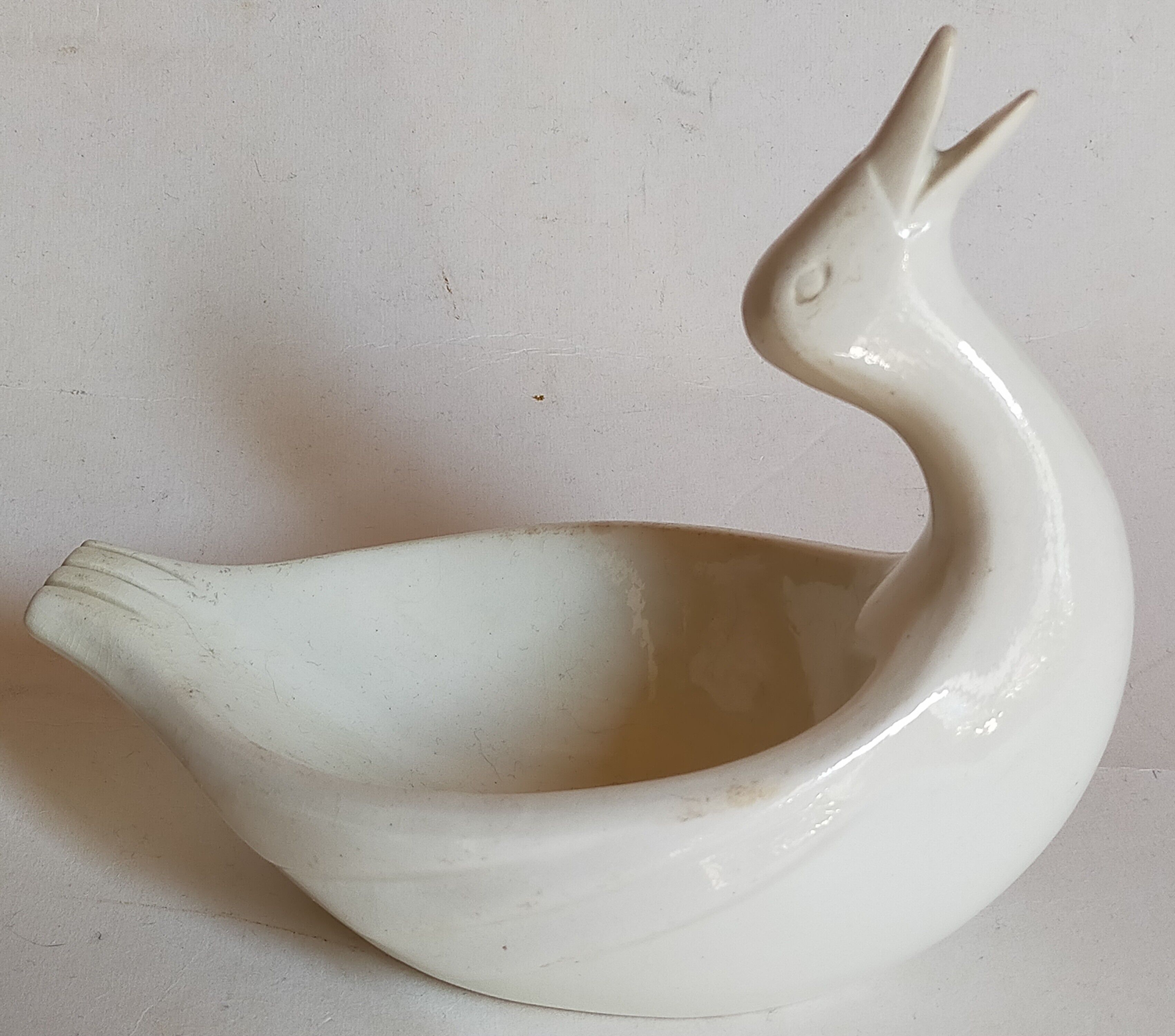 Empty pockets bird soap holder white ceramic Art-deco