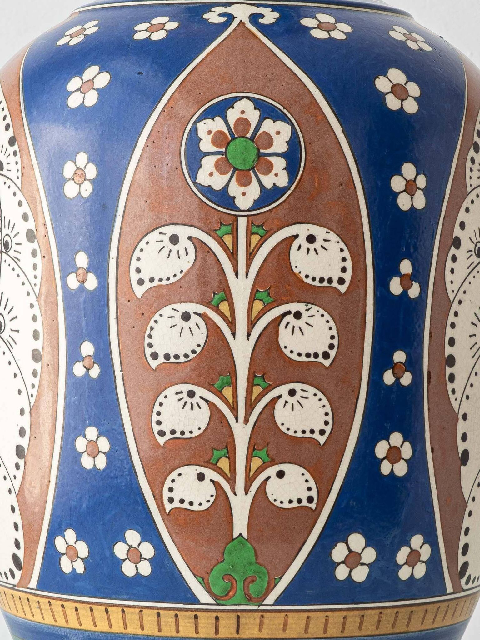 Monumental vase Lindus Art Nouveau–Art Deco, Arnhemsche Fayencefabriek, 1910s