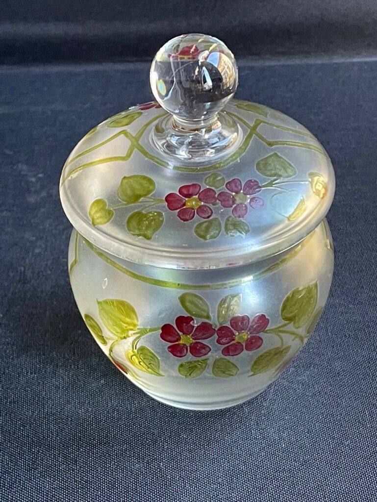 Non-selfish night service - art nouveau - hand-decorated satin blown crystal