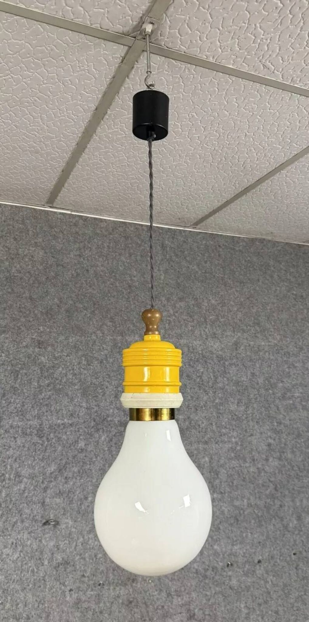 Ingo Maurer for Métalart Spain: opaline and metal bulb suspension