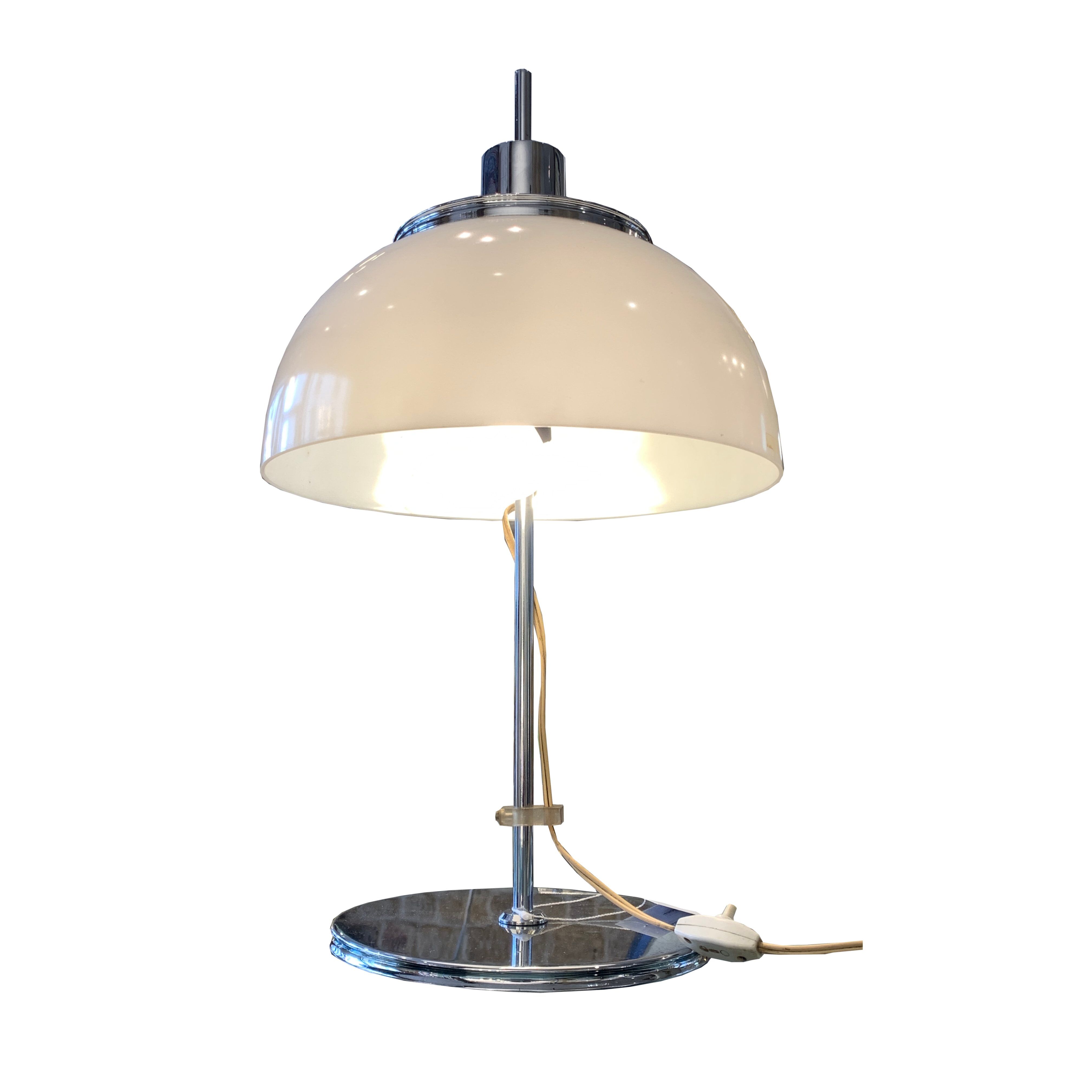 WHITE DESK LAMP FARO BY HARVEY GUZZINI, 1970S