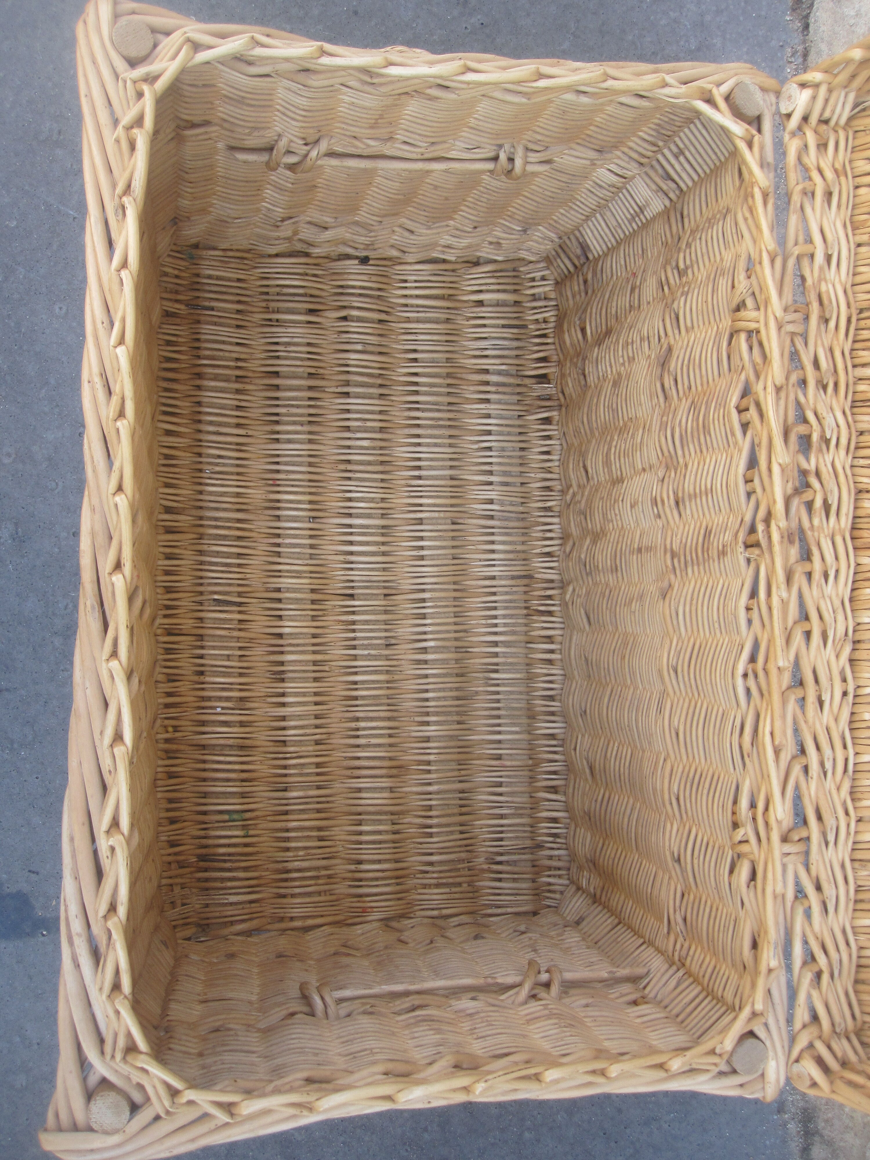 Wicker travel trunk