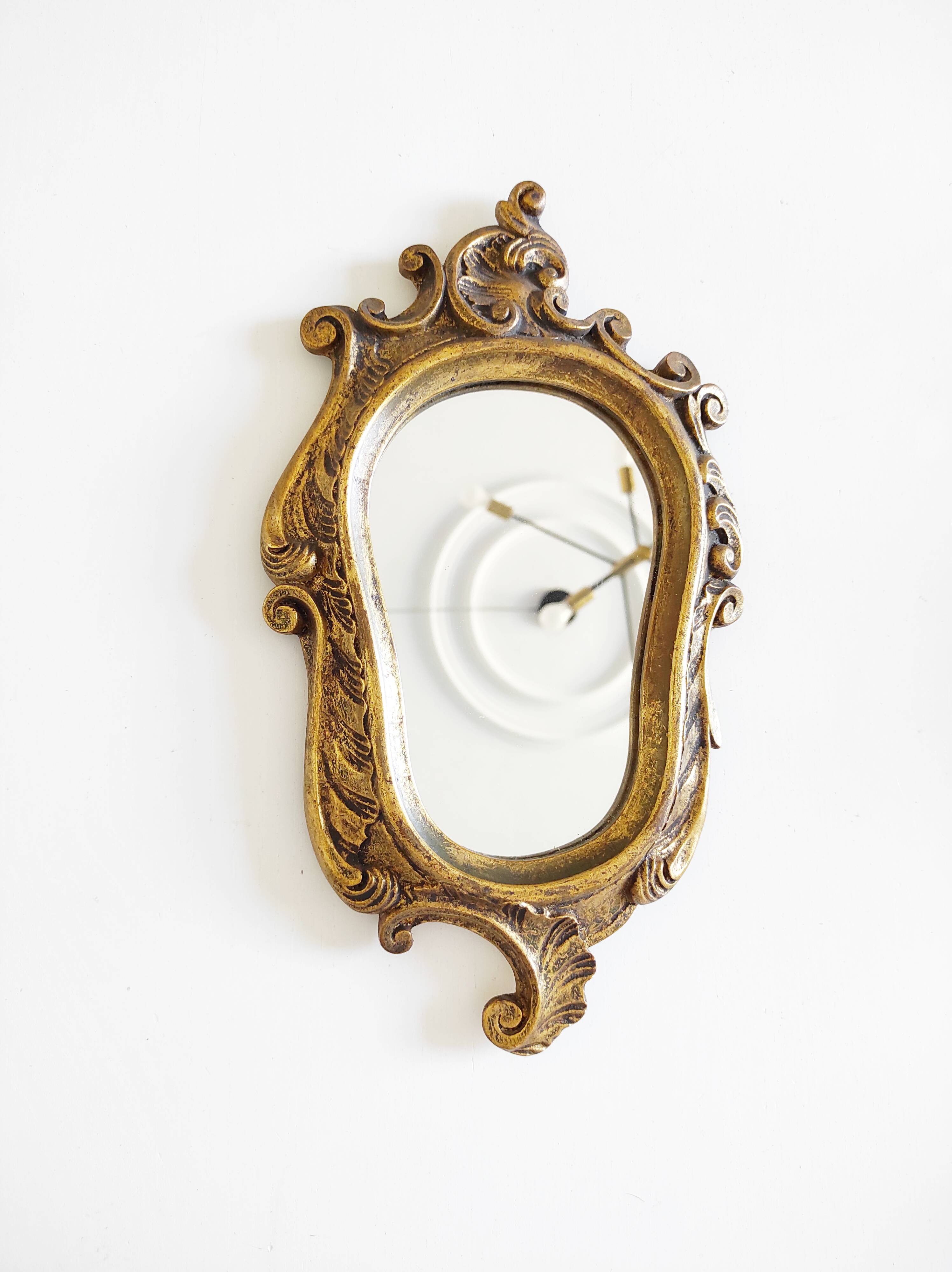 Miroir en bois doré