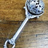 Ancien hochet grelot en argent