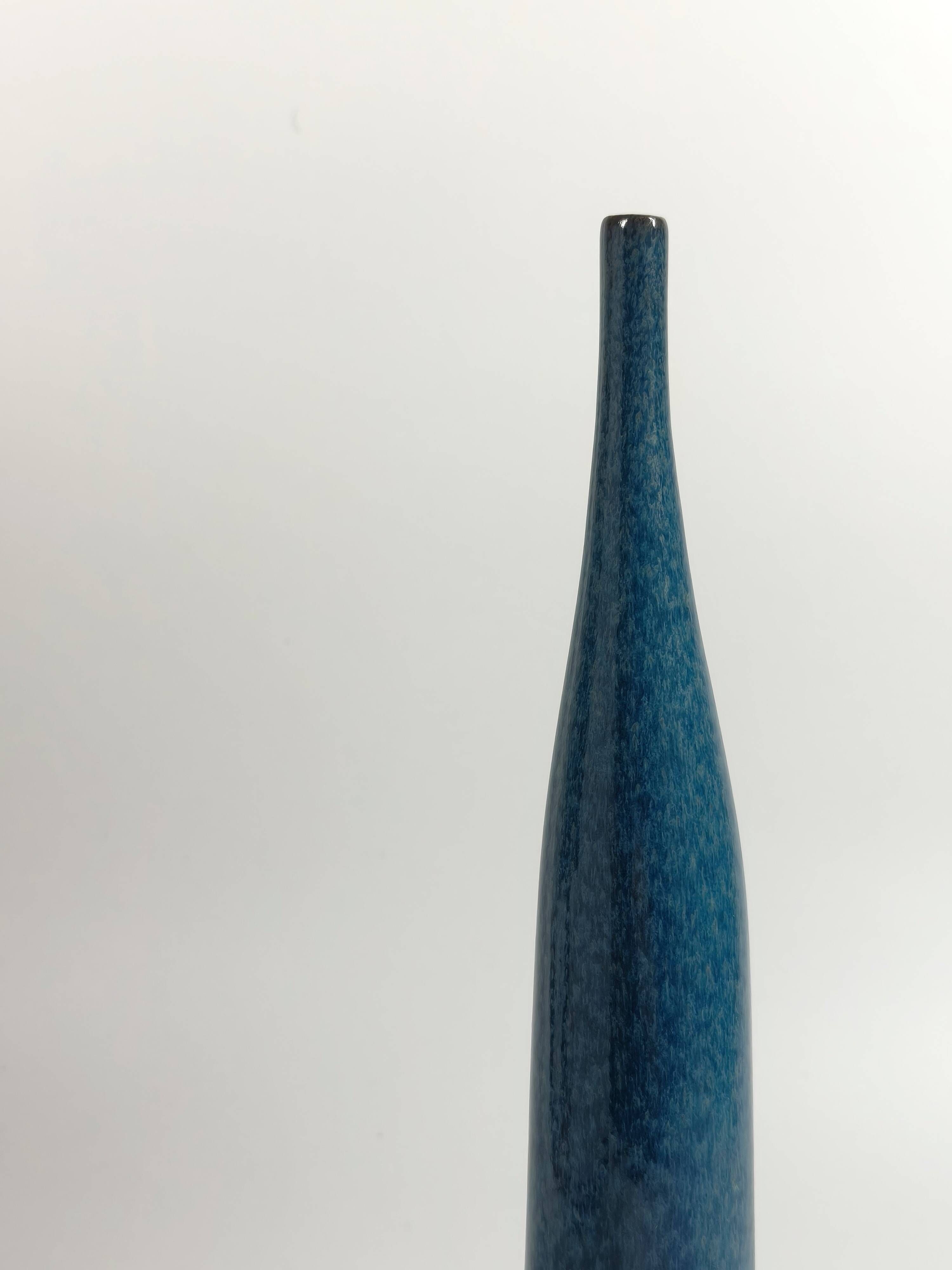Large bottle vase in blue speckled glazed stoneware – Jacques & Dani Ruelland