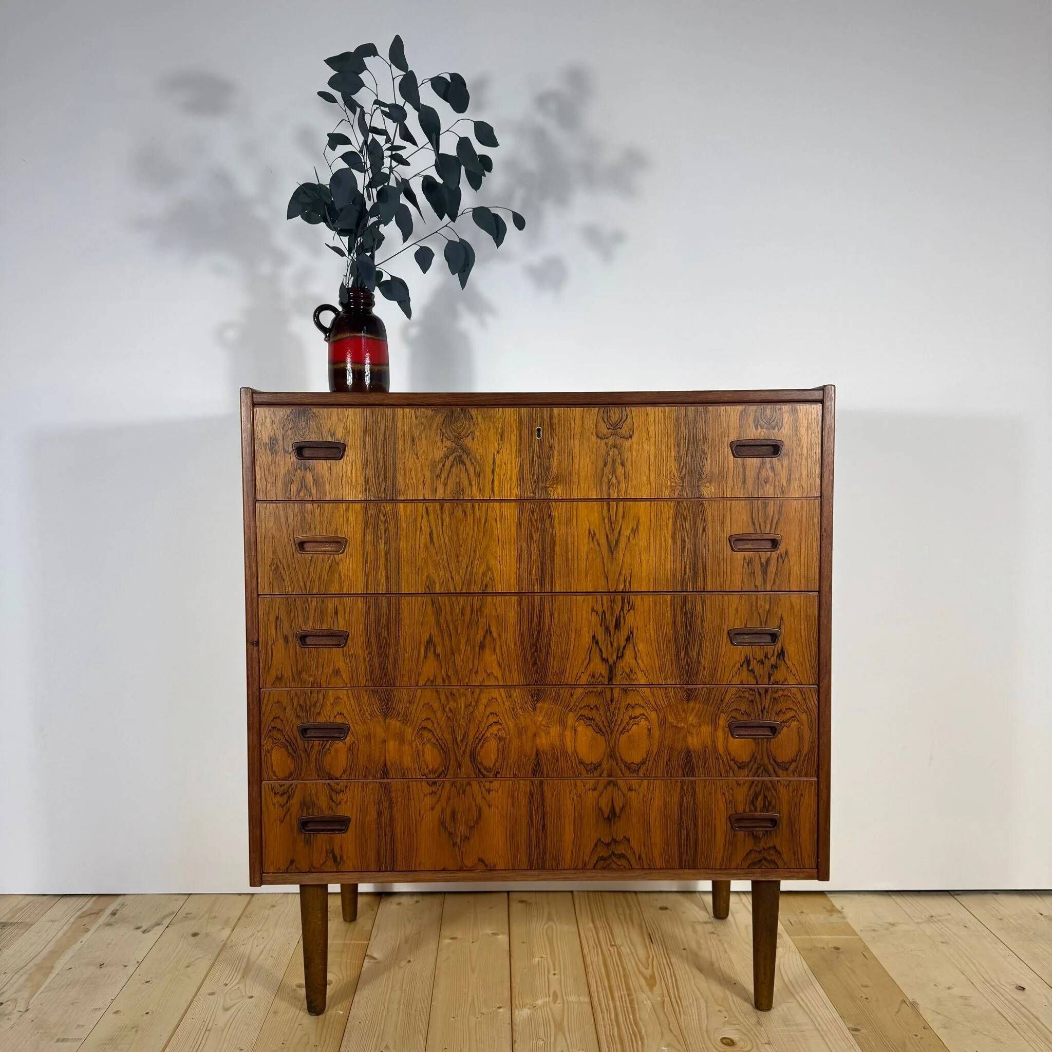 Danish rosewood chest of drawers from the 1960s – 5 drawers