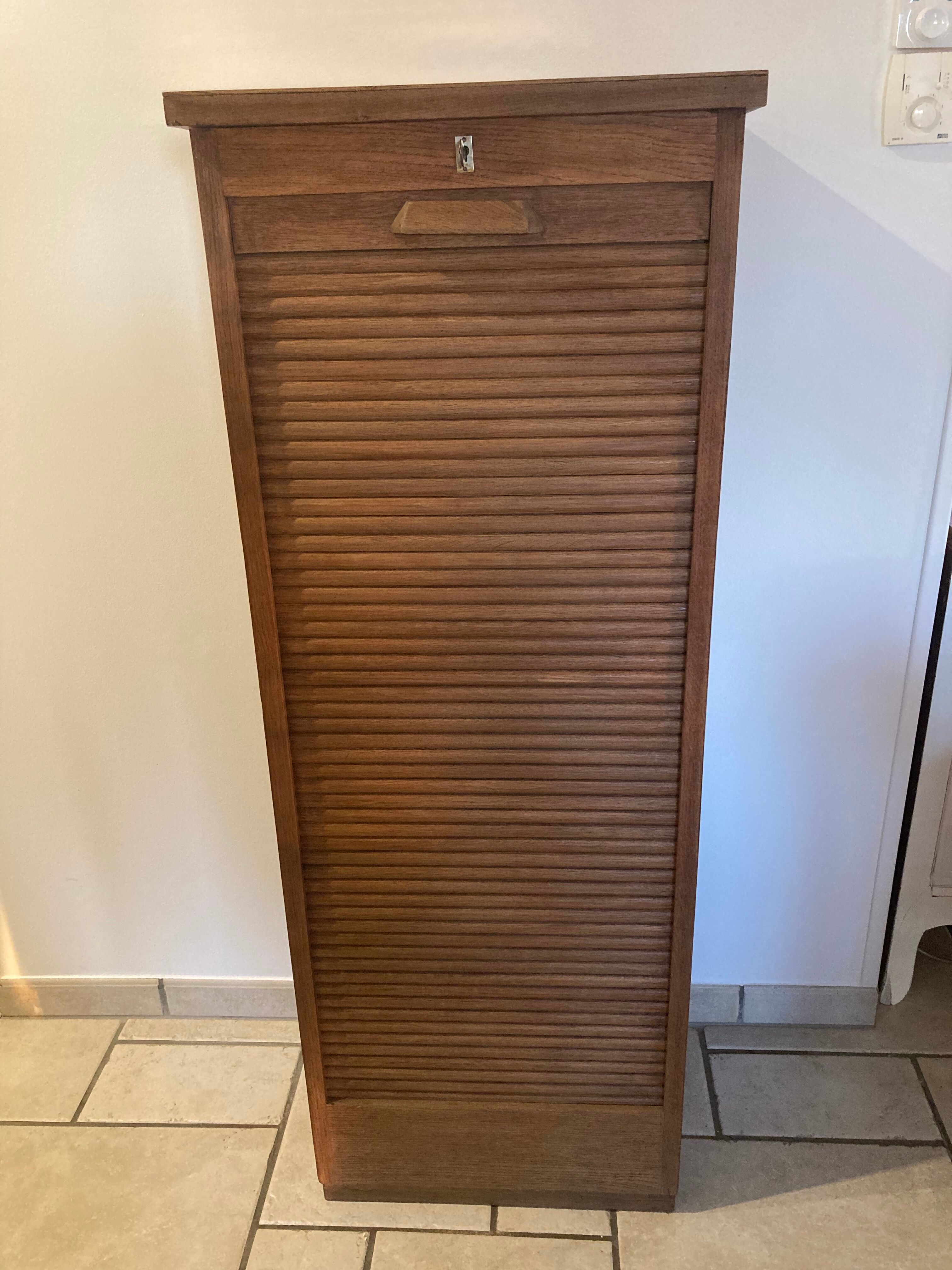 Simple curtain, notary binder