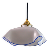 Suspension ancienne en opaline blanche avec filet translucide bleu, suspension française  circa 1950