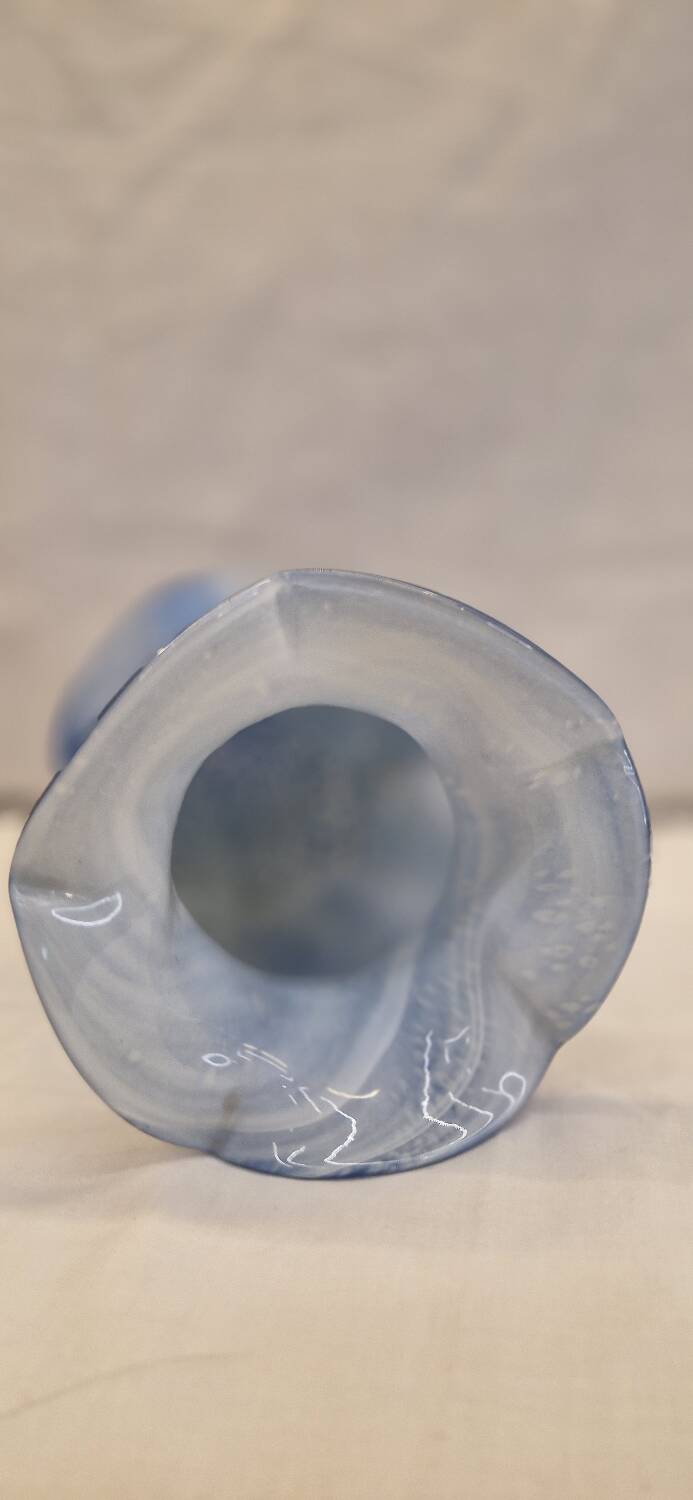 Vase ancien verre soufflé Bleu et blanc rétro vintage