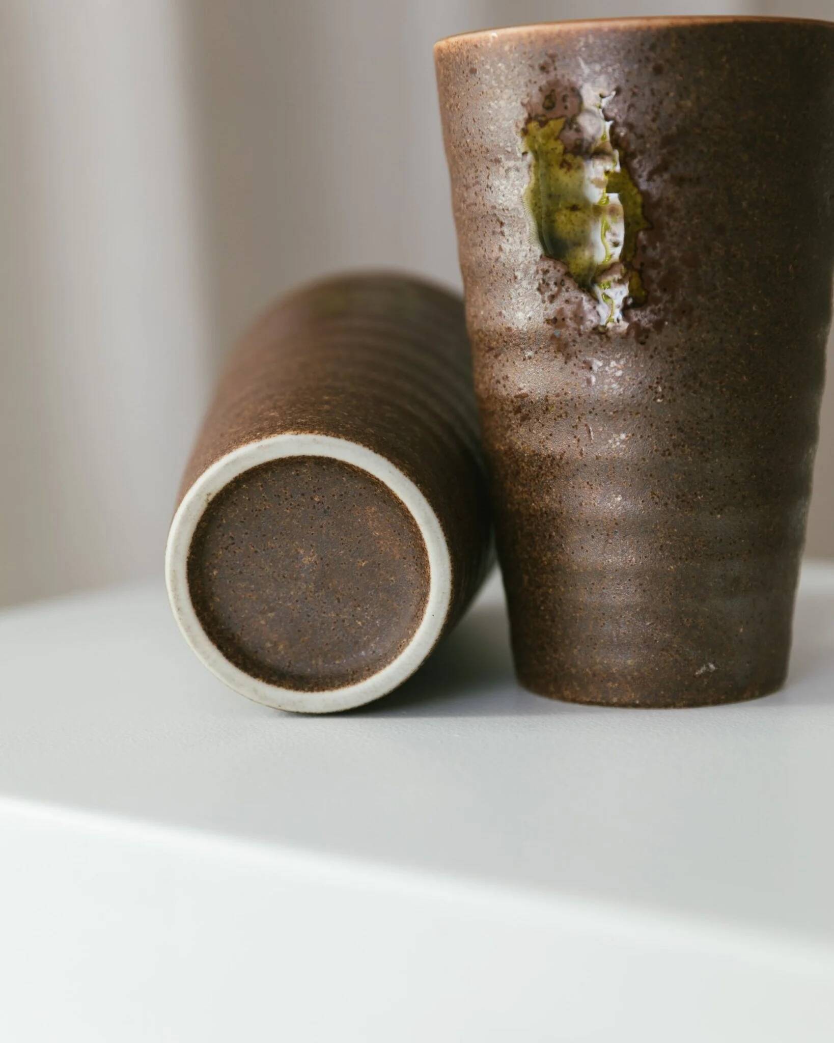 Set of 2 Vintage Stoneware Ceramic Mugs in Brown with Moss-Green Glaze by Matthias Jäckel Studio, Keramikhof Naunhof