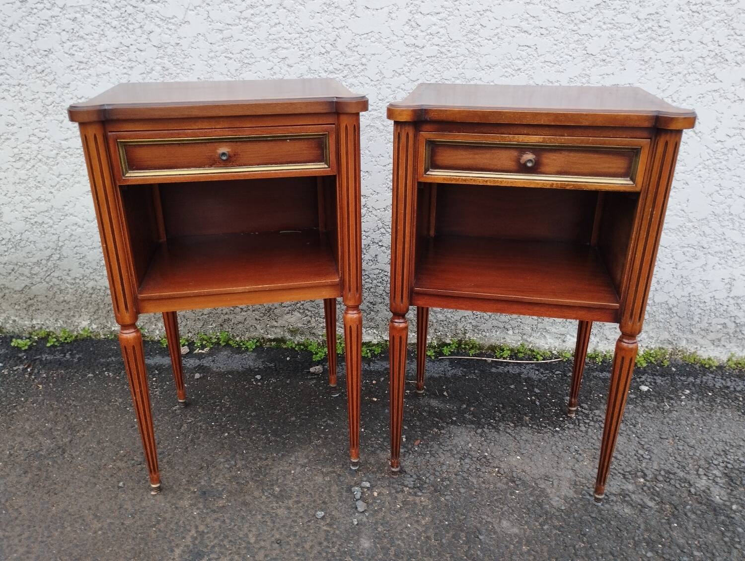 Pair of bedside drawer fluted feet