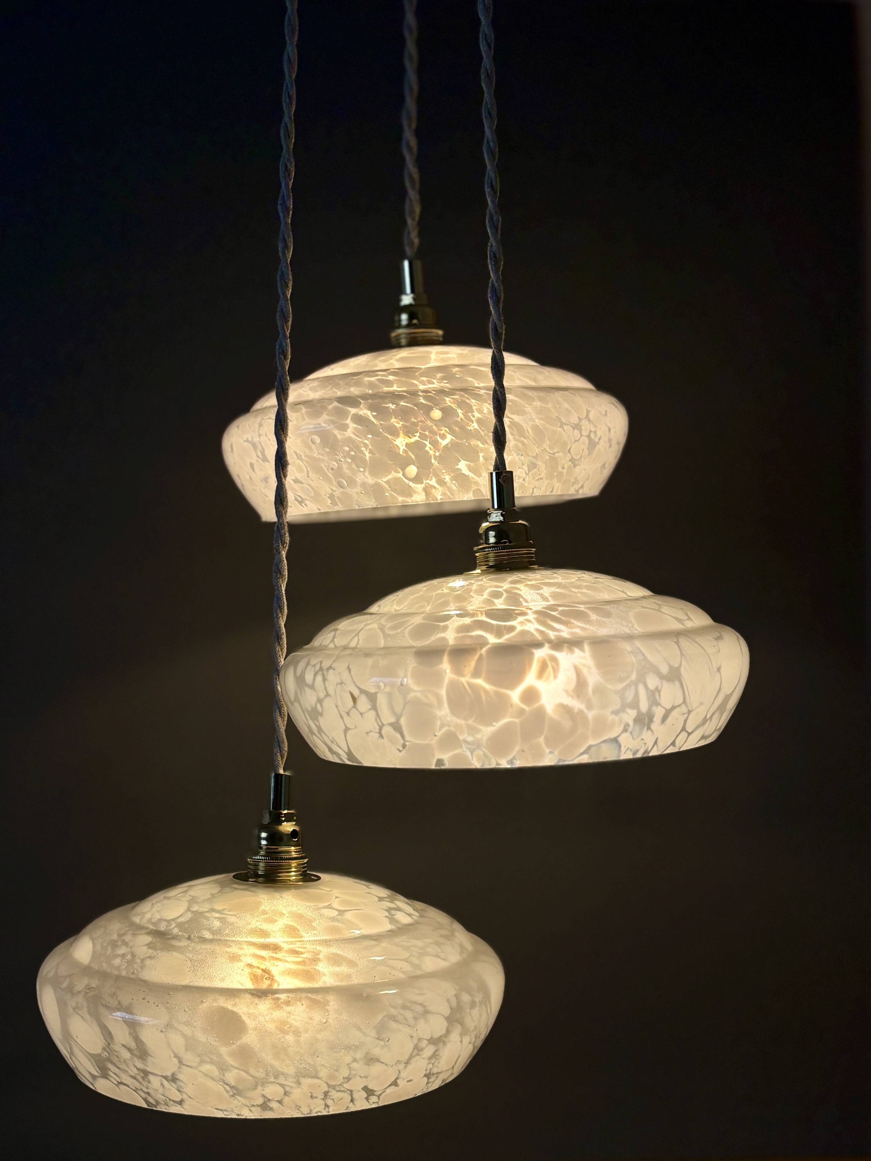 Vintage triple suspension lampshade in Clichy glass bench