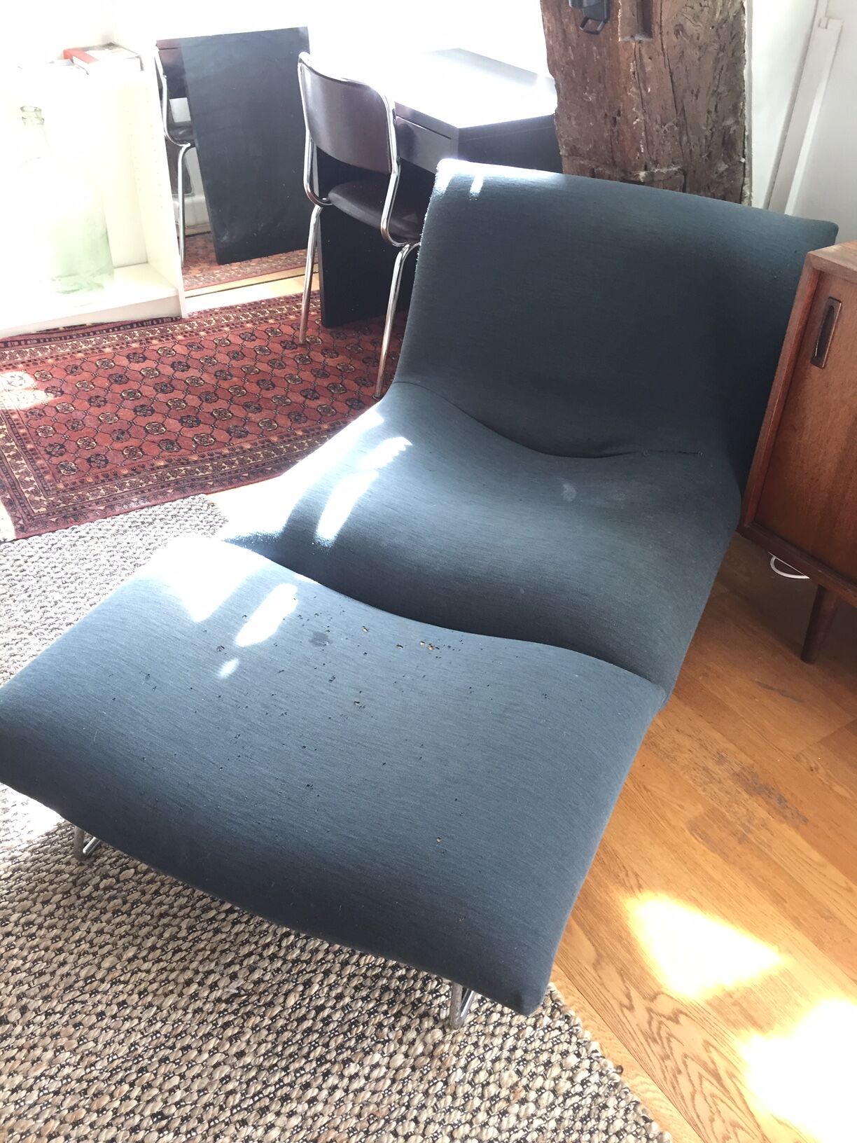 Fauteuil lounge et ottoman design Pascal Mourgue modèle Câlin pour Cinna