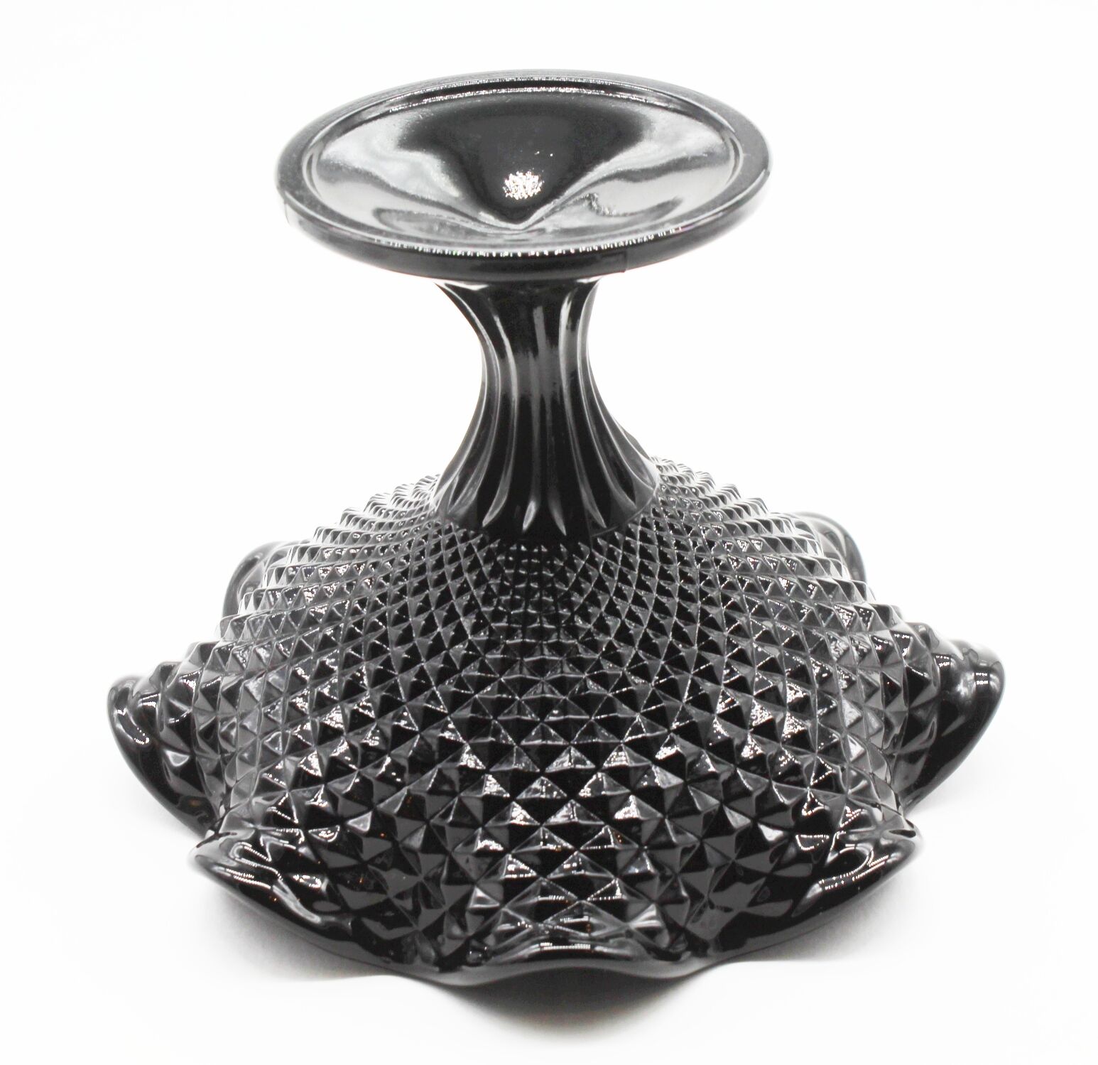 2 black and white pecking cups