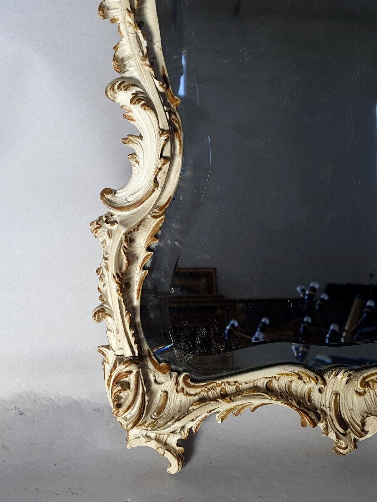 Beveled mirror late nineteenth century 61x44cm