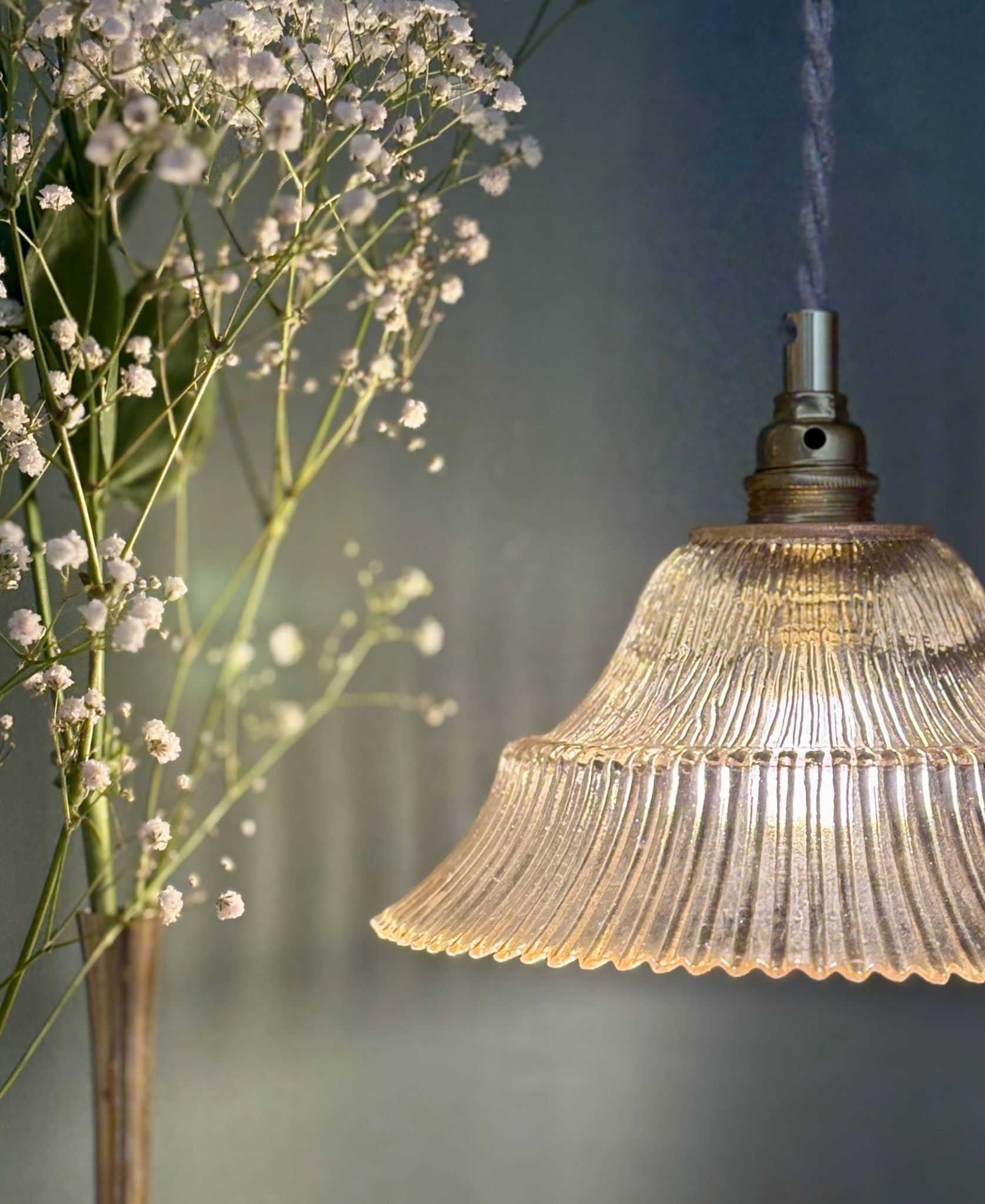 Vintage amber ribbed glass lampshade pendant light