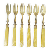 Dessert forks