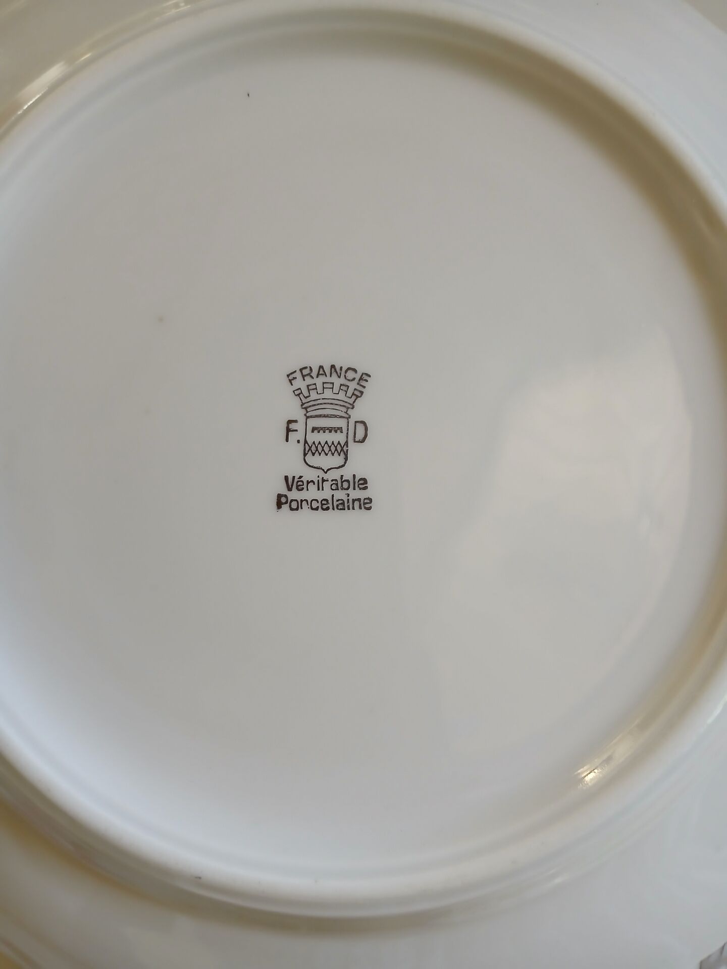 21 mismatched vintage dessert plates