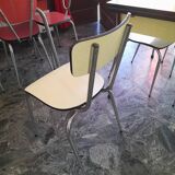 Table + “Formica” type chairs