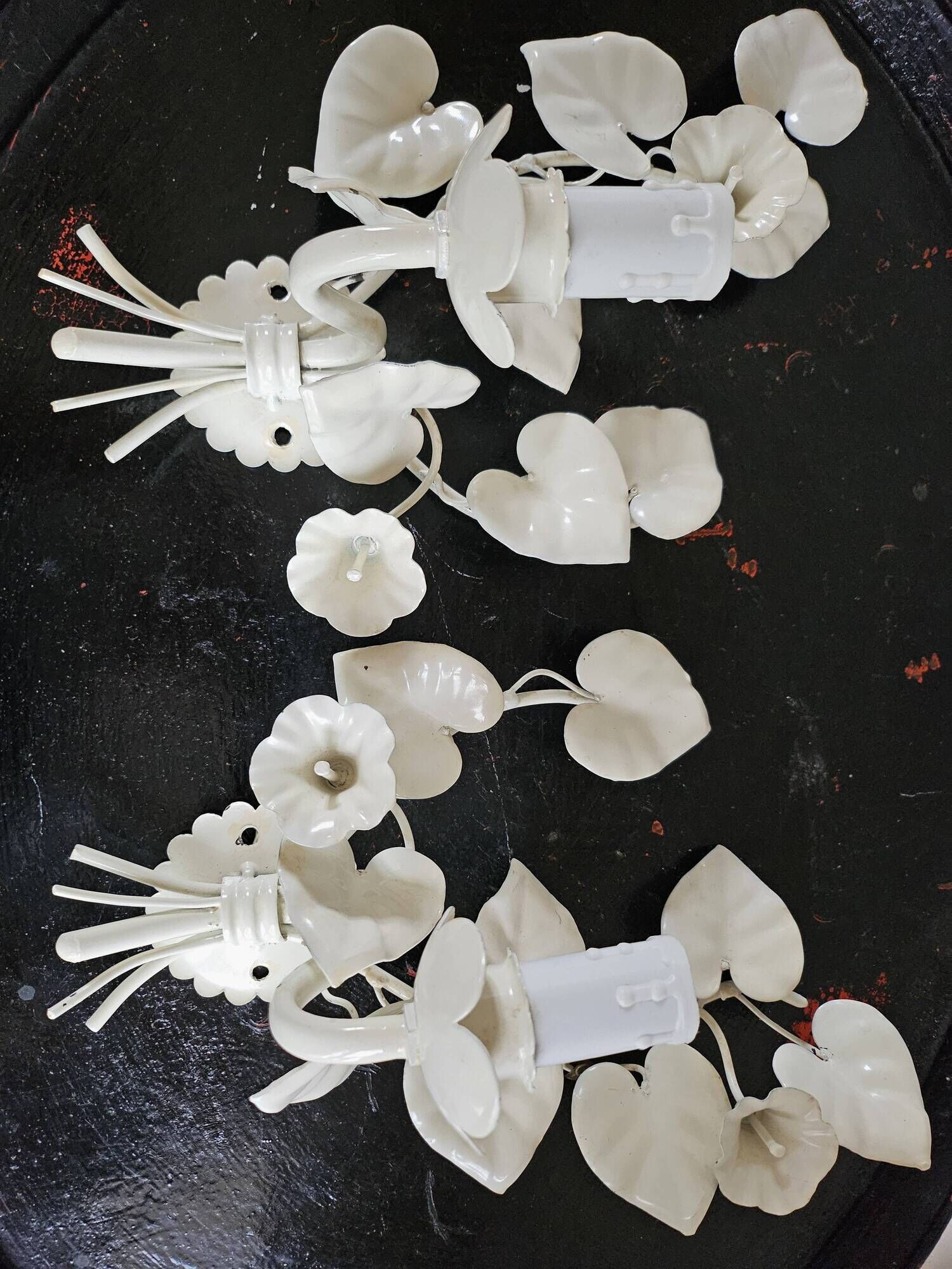Pair of vintage floral wall sconces in white metal – Florentine style