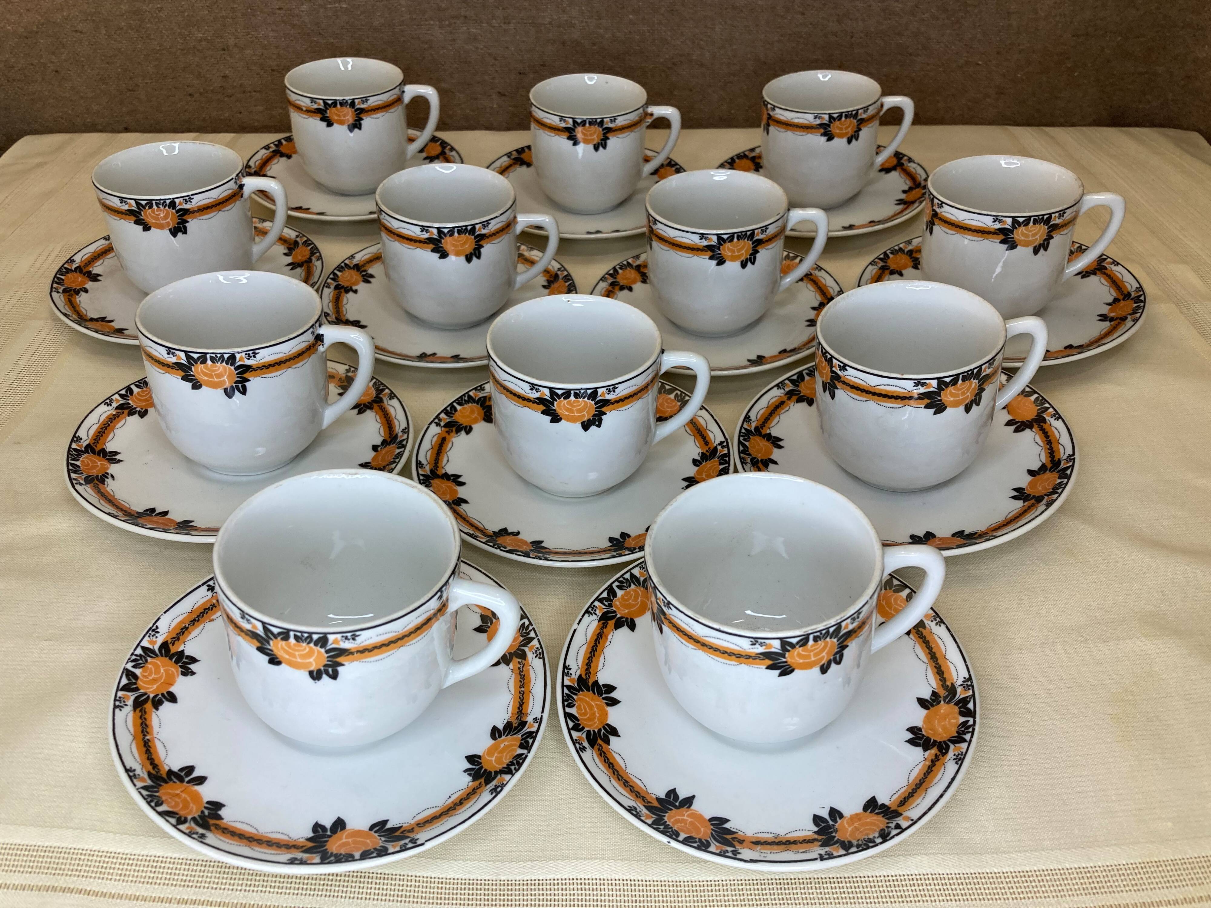 Service à café porcelaine de Ste Foy Limosa, 12 tasses avant 1960