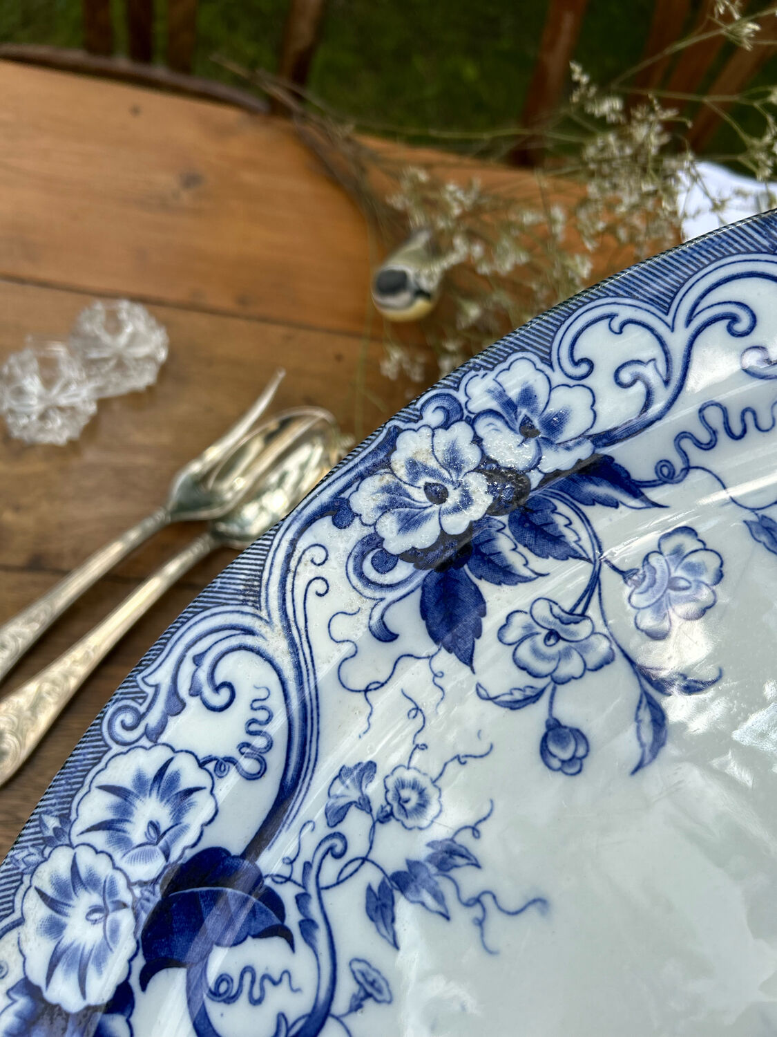 Oval dish Flora Creil and Montereau 1880