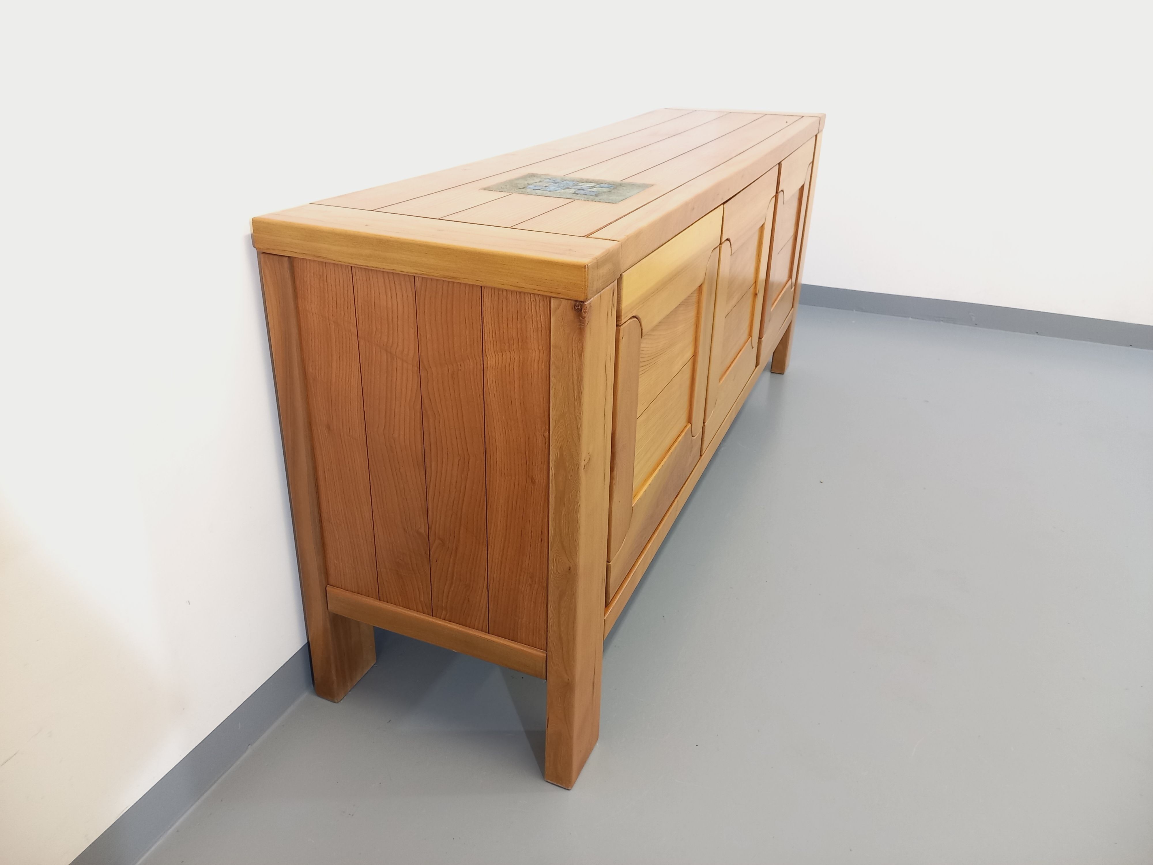 Vintage Maison Regain sideboard in solid elm from the 70s