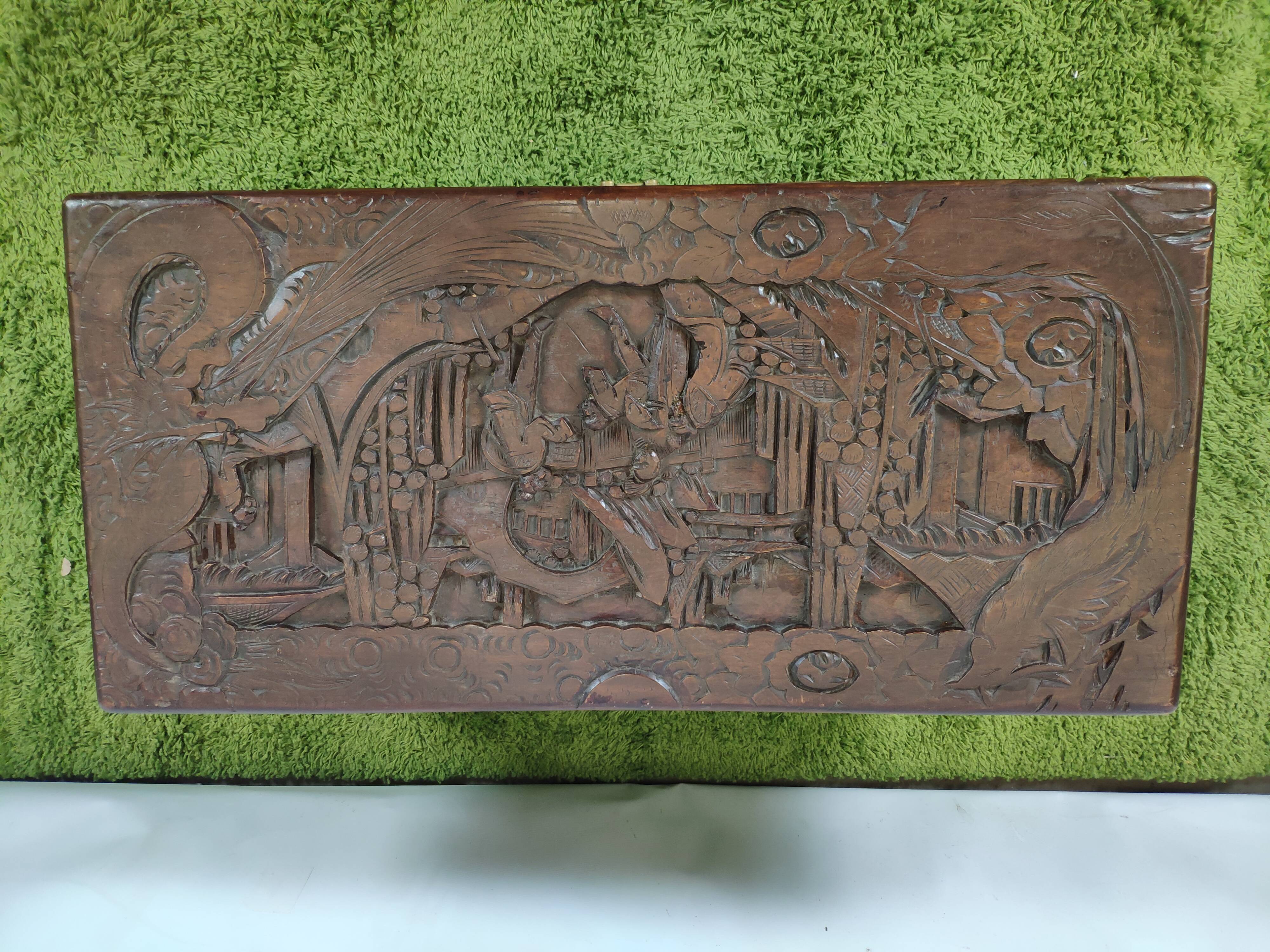 Asian-style travel trunk