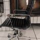 Chaise de bureau Charles & Ray Eames EA 119 -  ICF en cuir