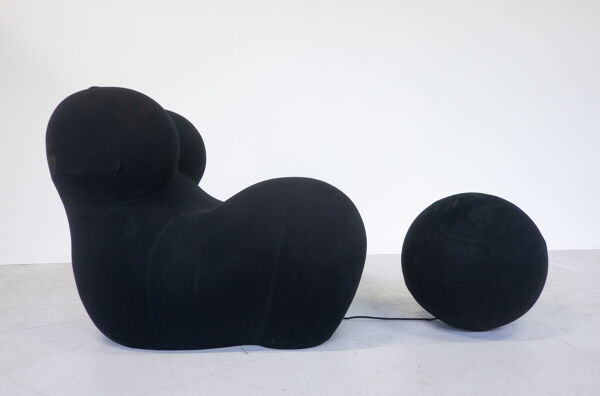 Fauteuil et ottoman ''Big Mama'' par Gaetano Pesce pour B&B Italia