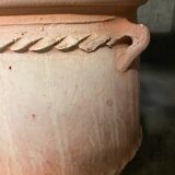 Earthen pot