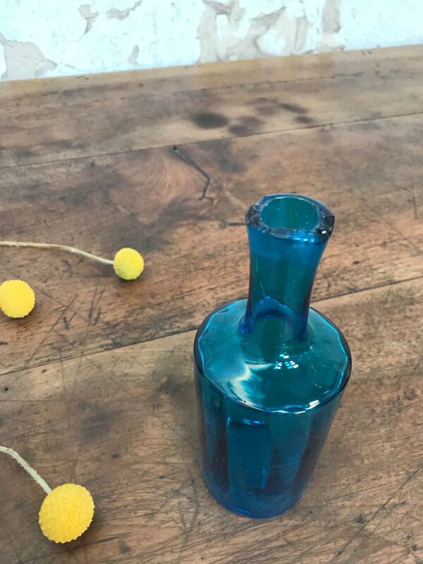 Lot de 3 fioles en verre bleu