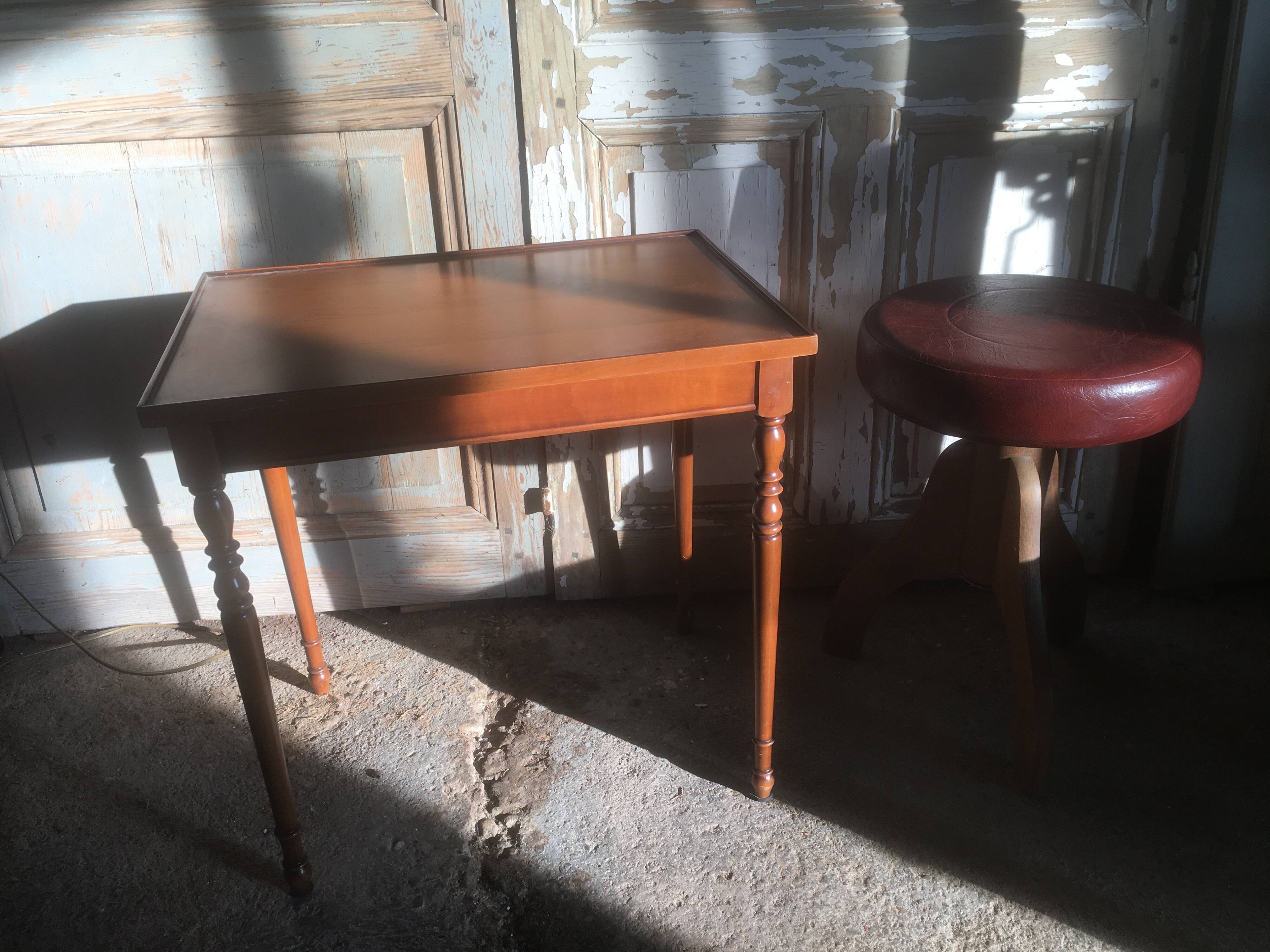 Cherry wood side table from the 60s/70s.