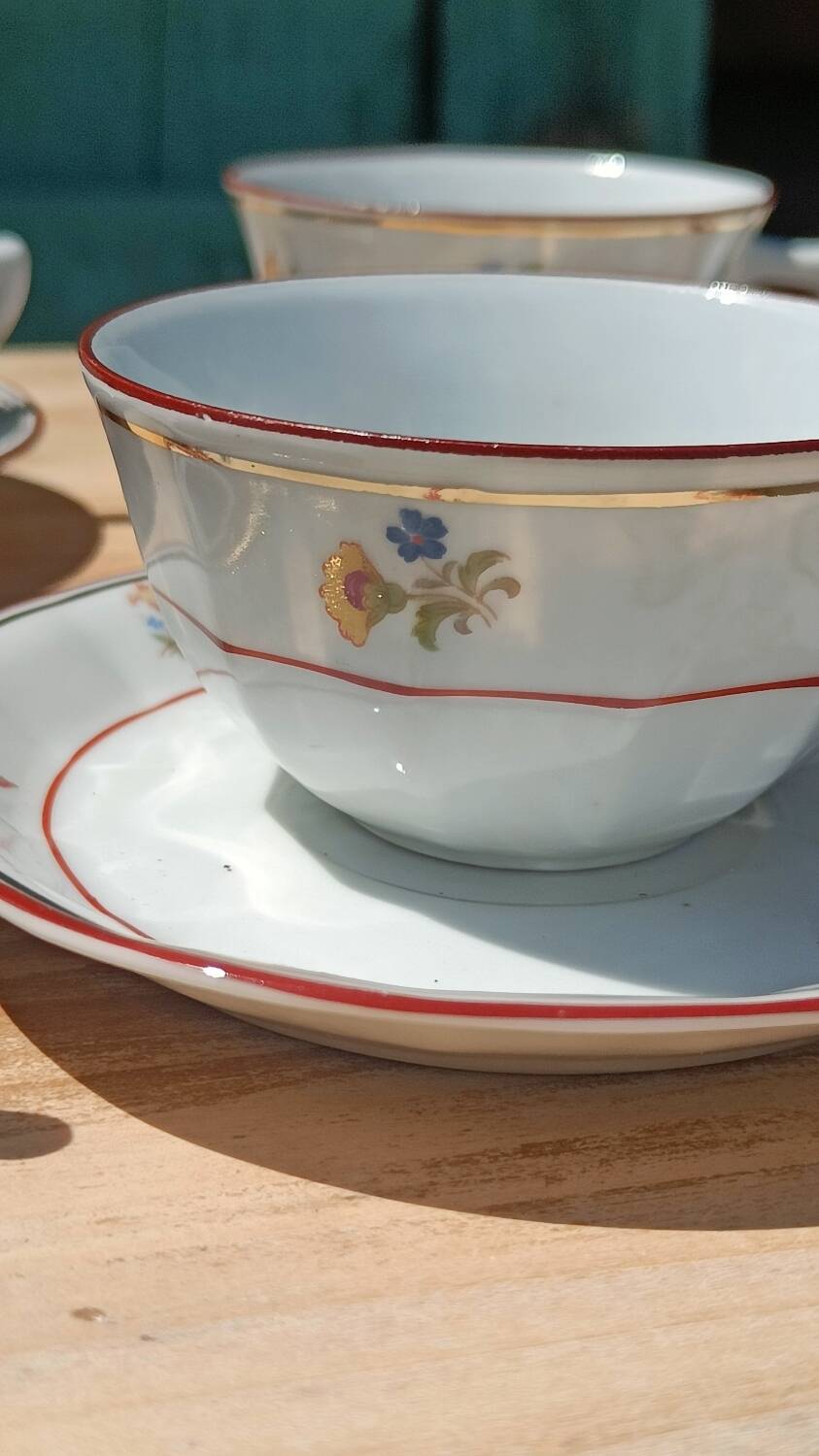 Floral porcelain cups
