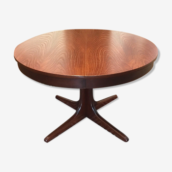 Scandinavian design extendable round table