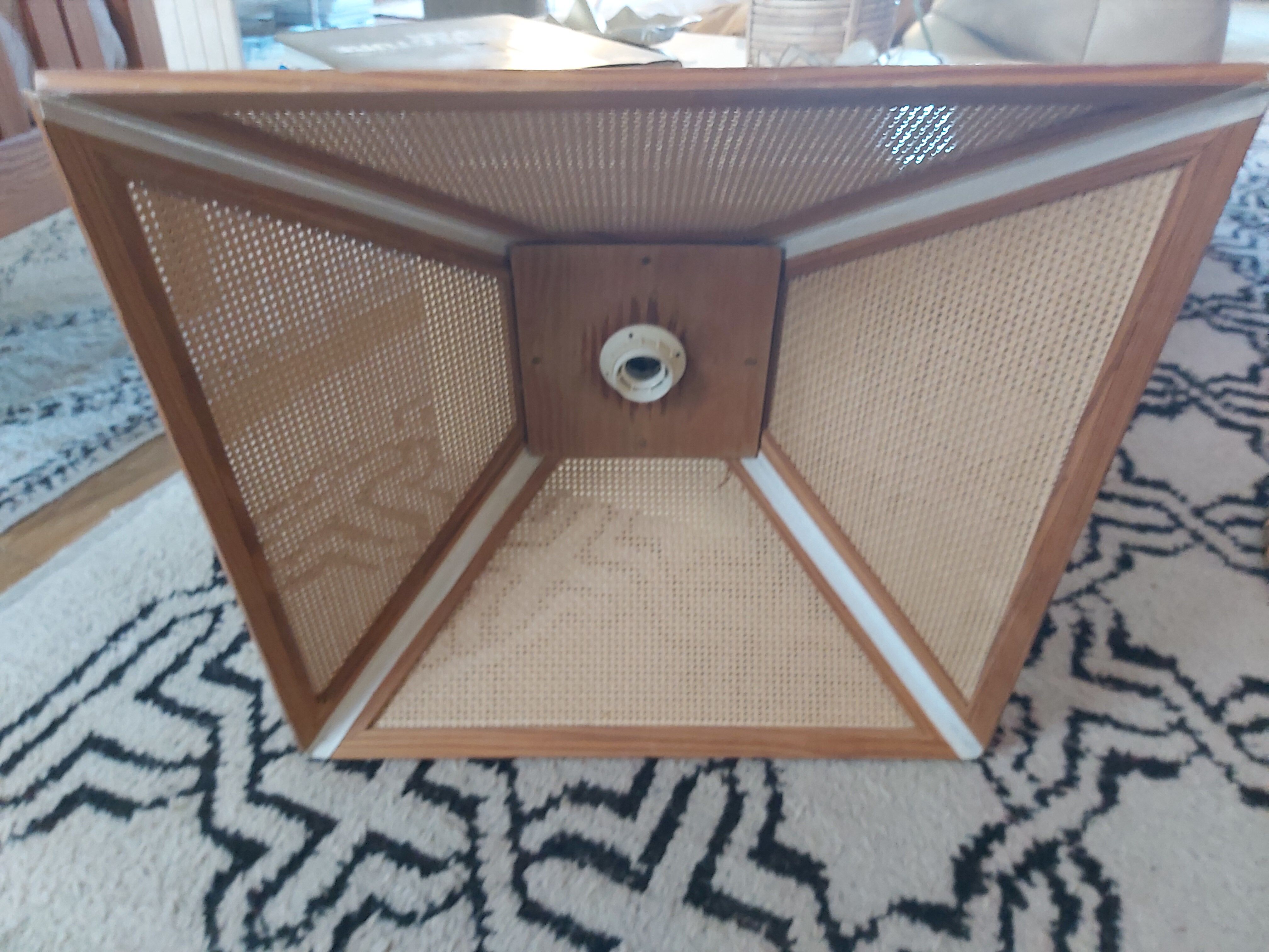 Suspension in cannage and pine of the 70s