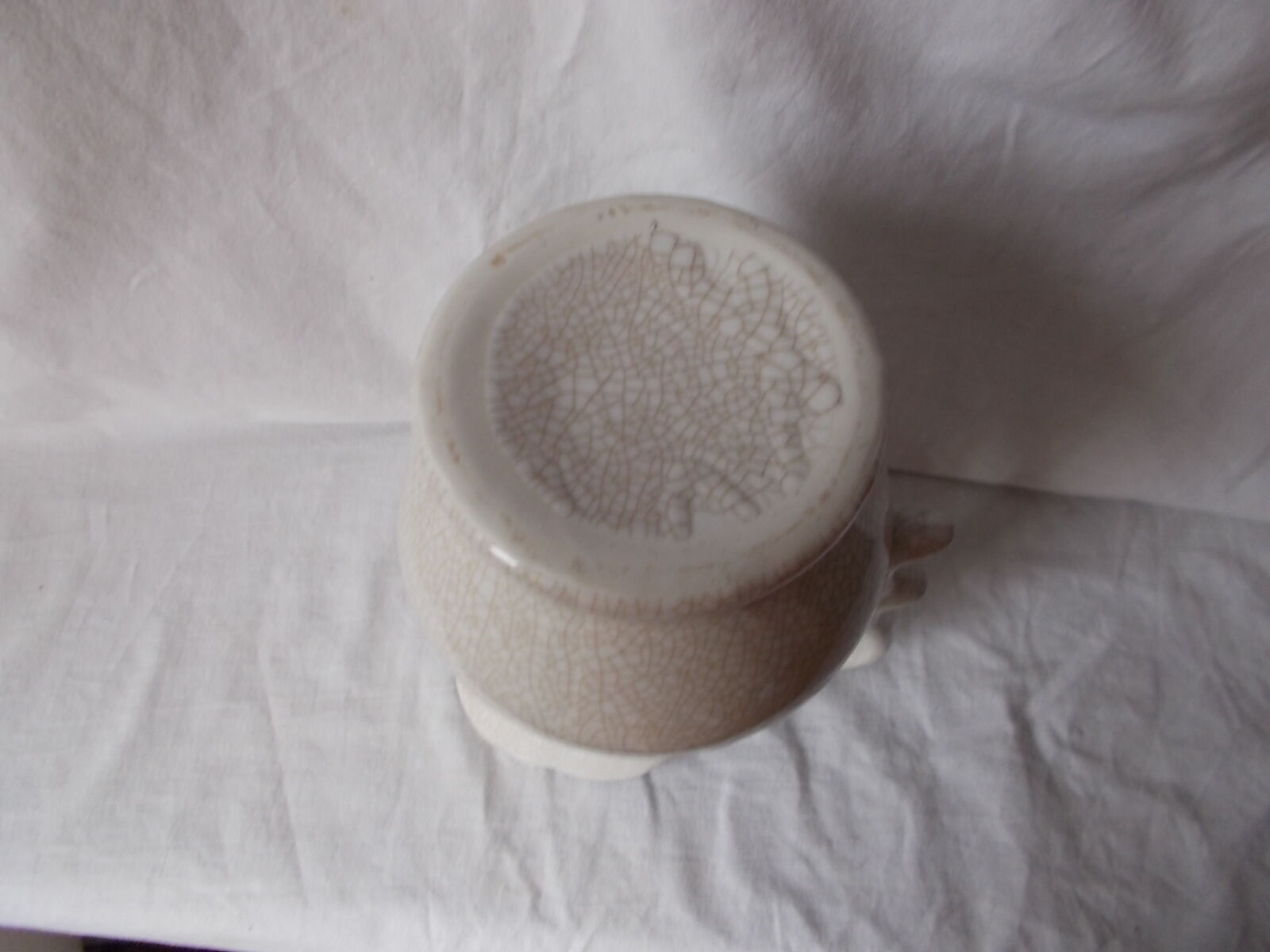 Crucible in earthenware with a crackle effect