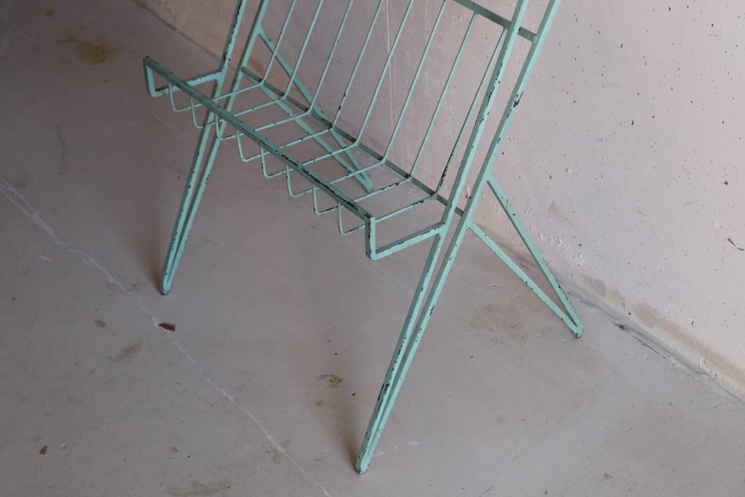 Metal plant stand with tiled top – 6 antique tiles