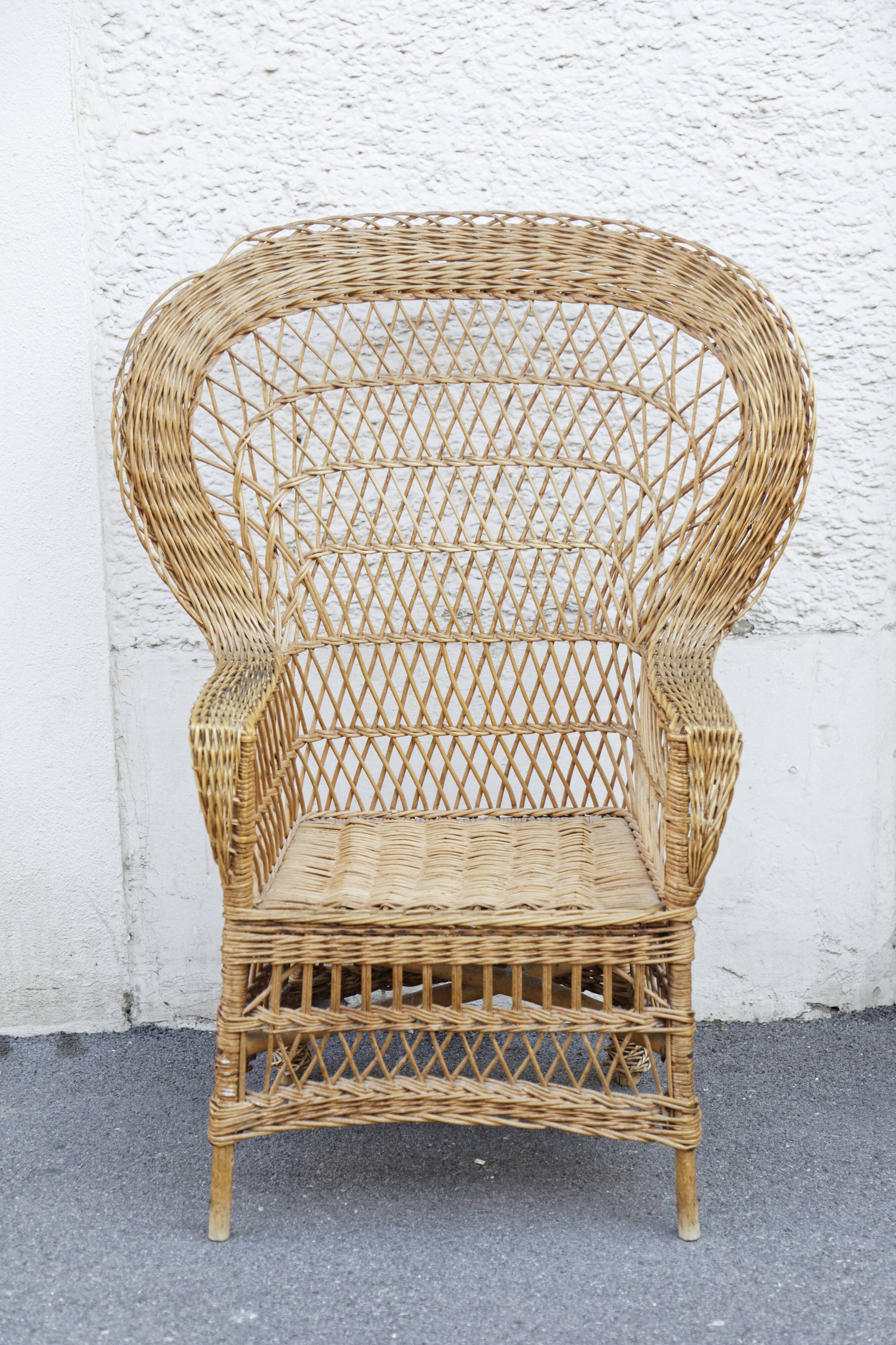 Armchair rotin braided