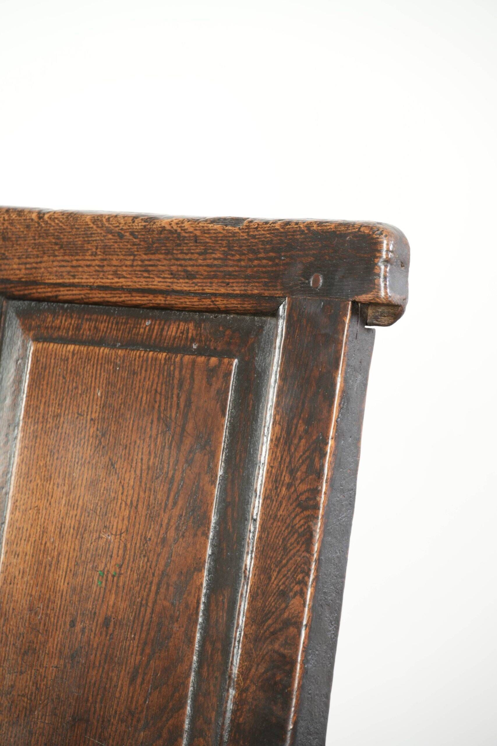 Antique English wooden bench / hall bench from the early 18th century