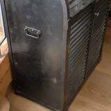Industrial storage cabinet