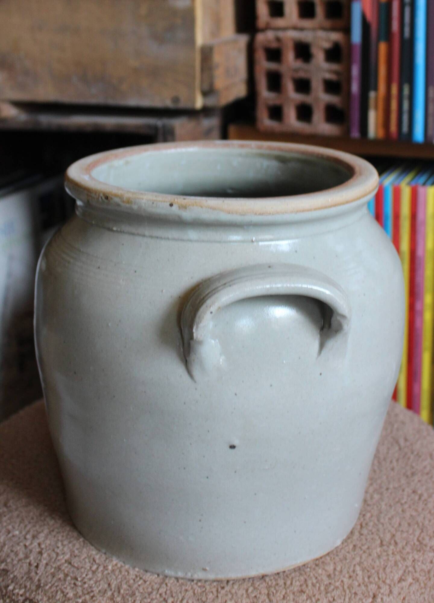 Large vase glazed stoneware in greige.