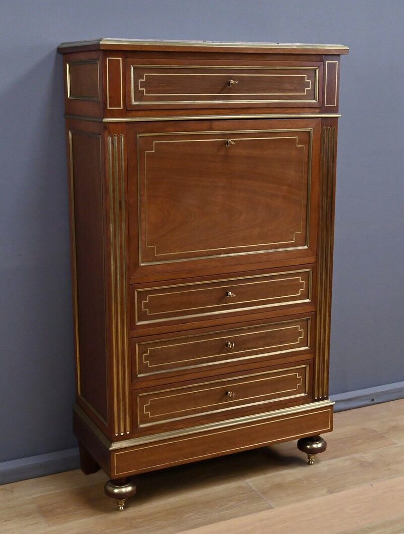Secrétaire en acajou, style Louis XVI, époque Napoléon III – 2ème partie XIXe