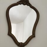 Gilded wooden mirror with shell decoration