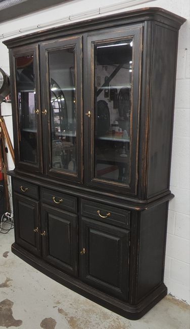 Vaisselier deux corps avec vitrine patine noire